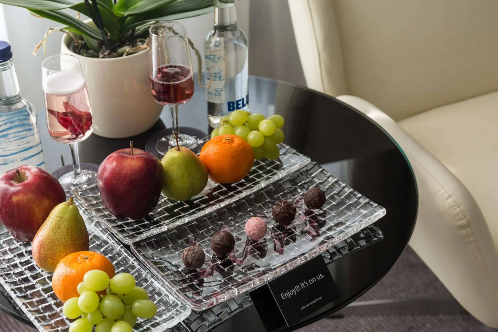 Montcalm East, Autograph Collection