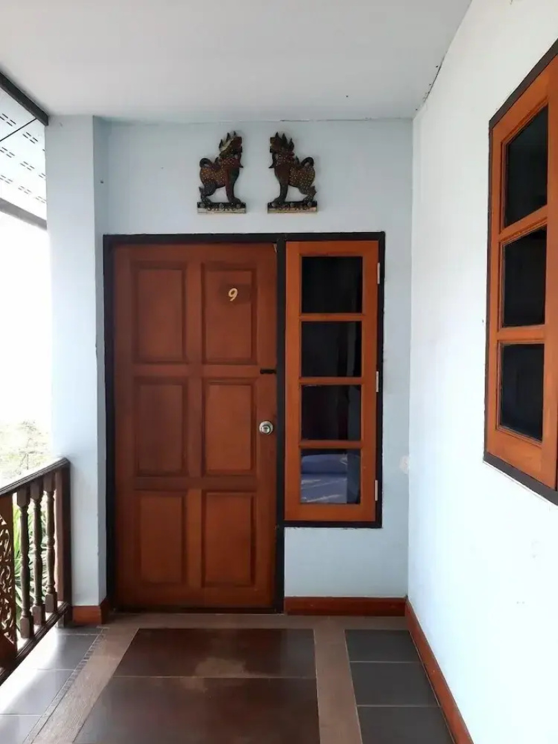 Sawasdee Sichang Resort