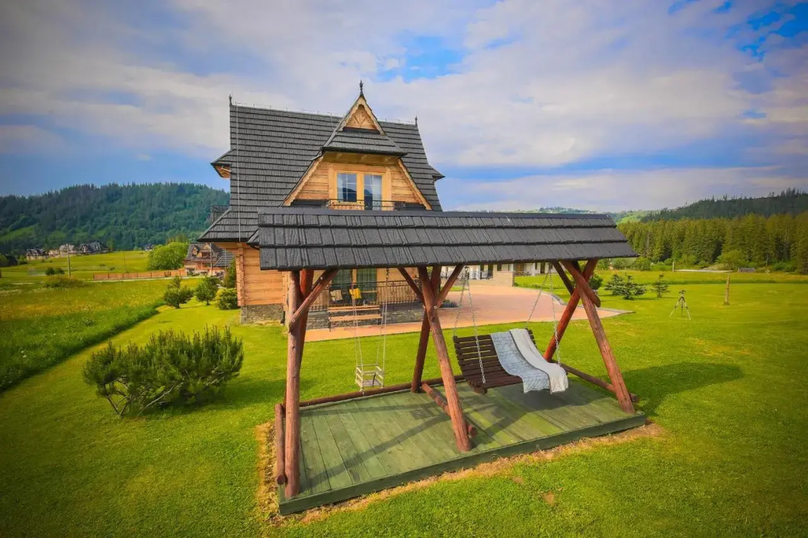 Folk Resort Domki i Apartamenty