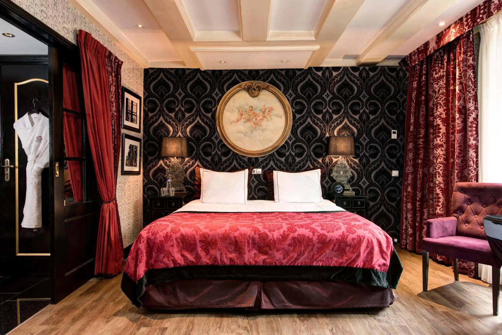 The Pavilions Amsterdam, The Toren