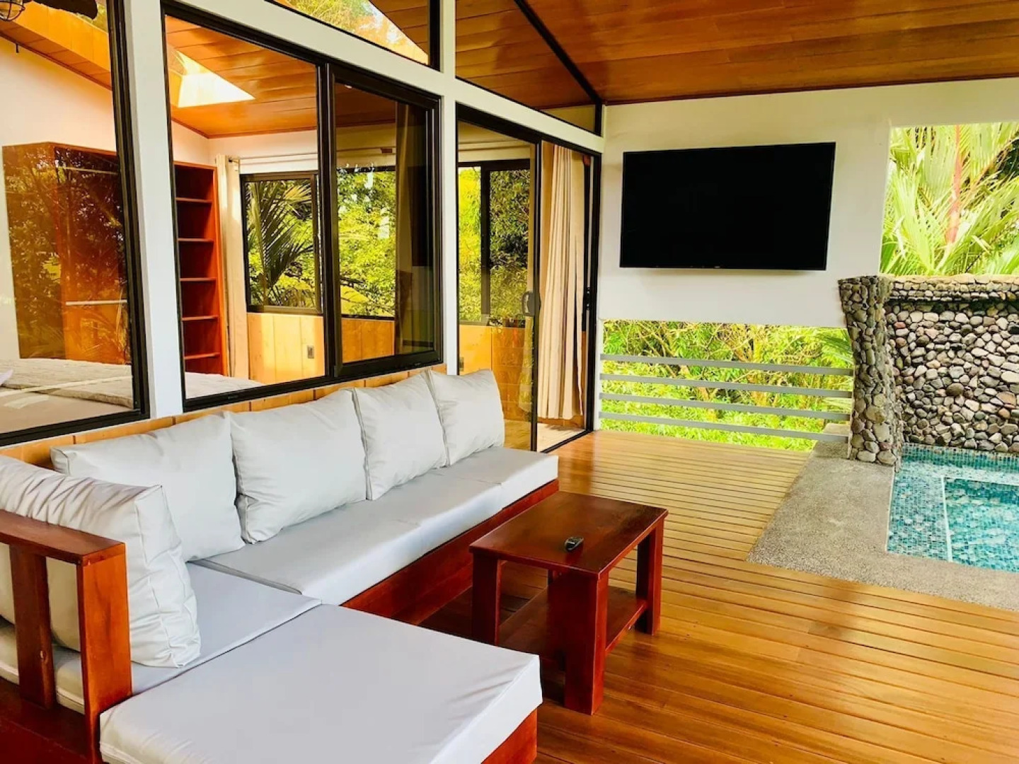 Epic Adventure Lodge