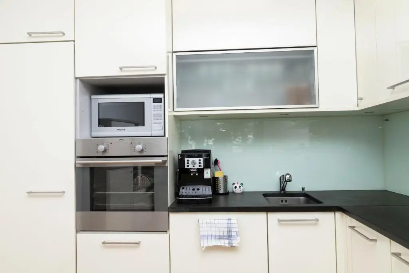 Dream Getaway Apartment with Jacuzzi and Pool