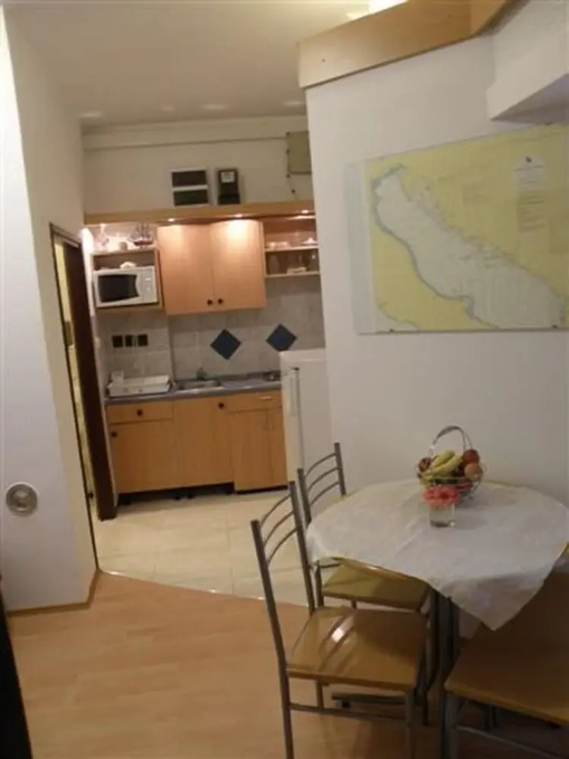 Maestro - 30m From the Beach & Parking - A3