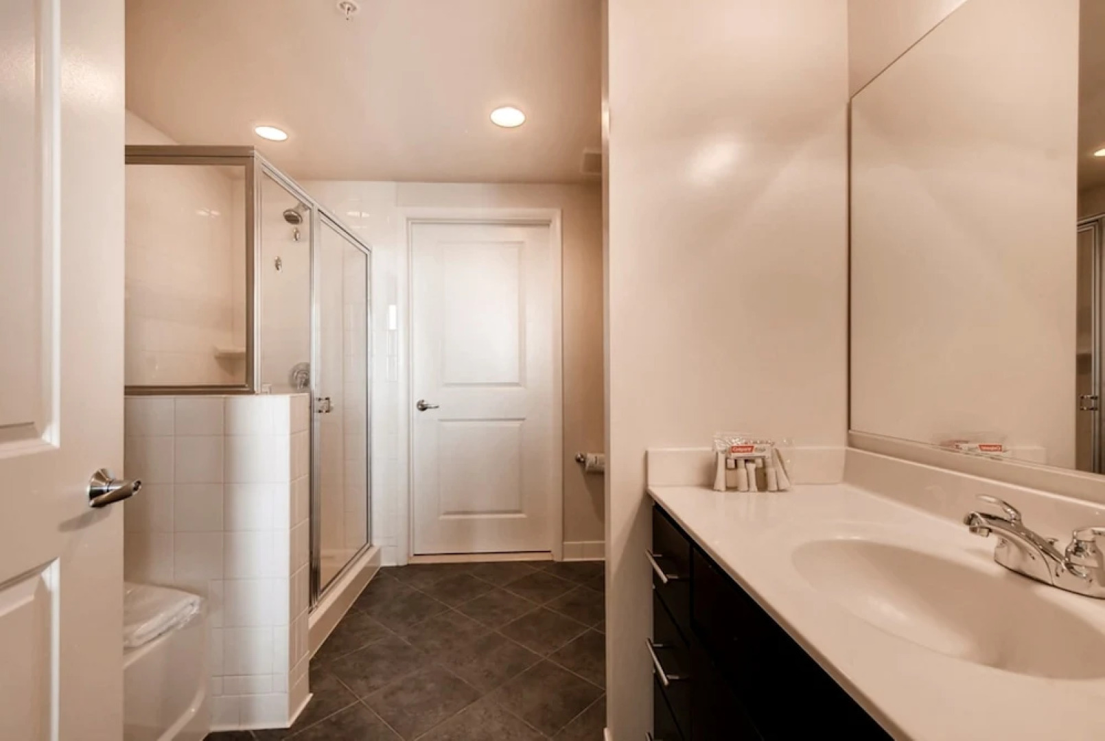 Bluebird Suites in Pentagon City