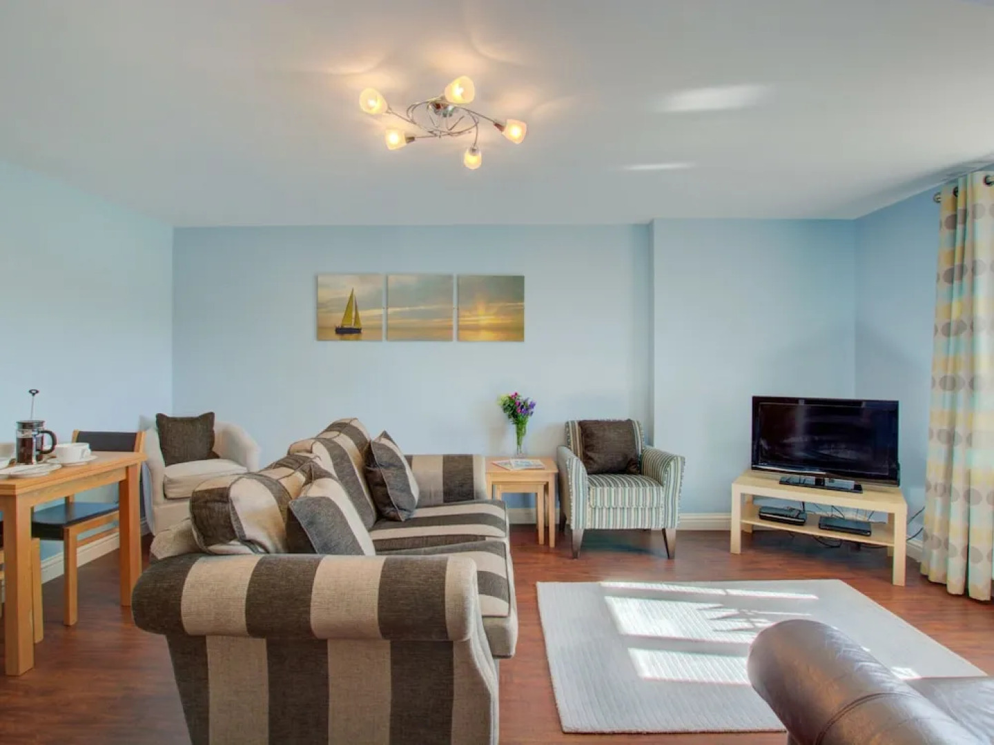 Beautiful Holiday Home With Private Garden and Close to the sea