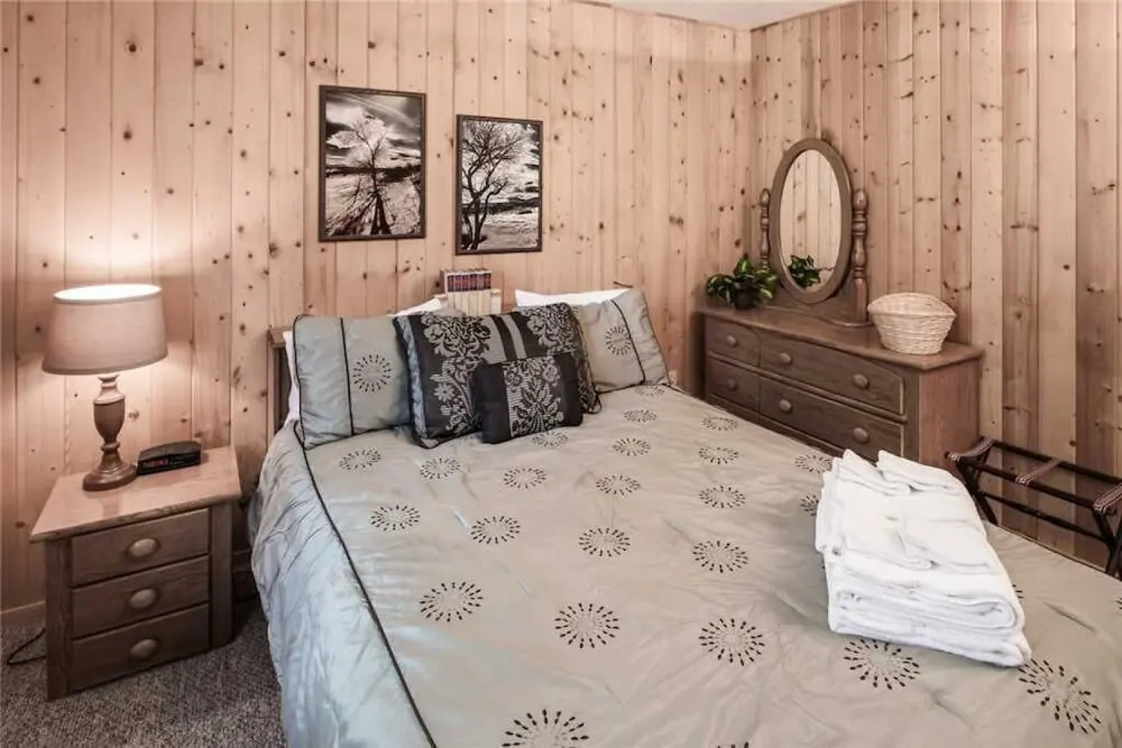 123 Rising Hill - Two Bedroom Cabin