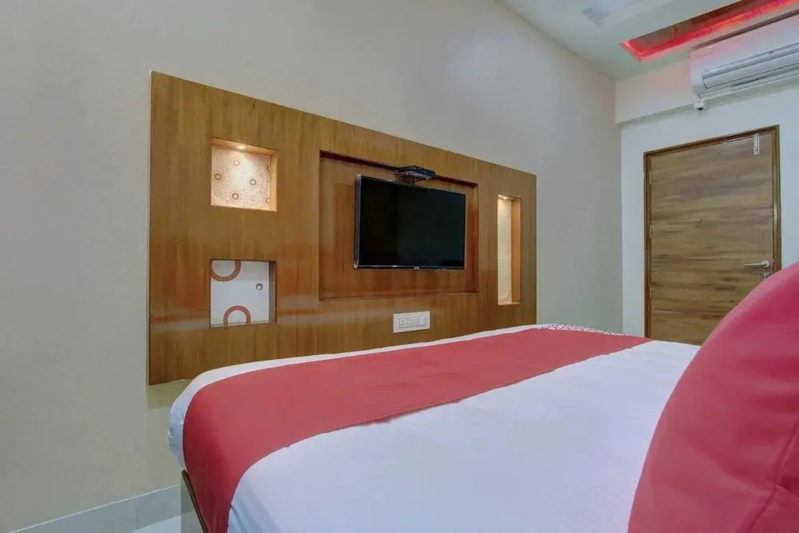 Sharan Residency by OYO Rooms