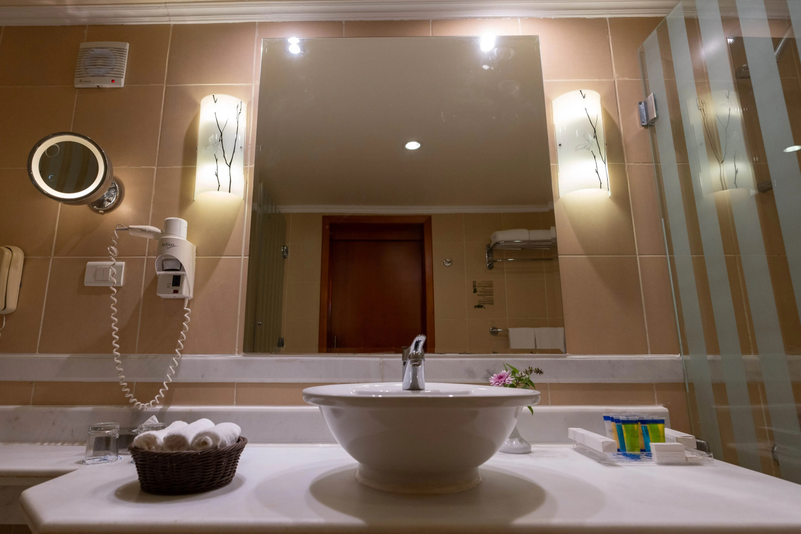 Отель Parrotel Beach Resort