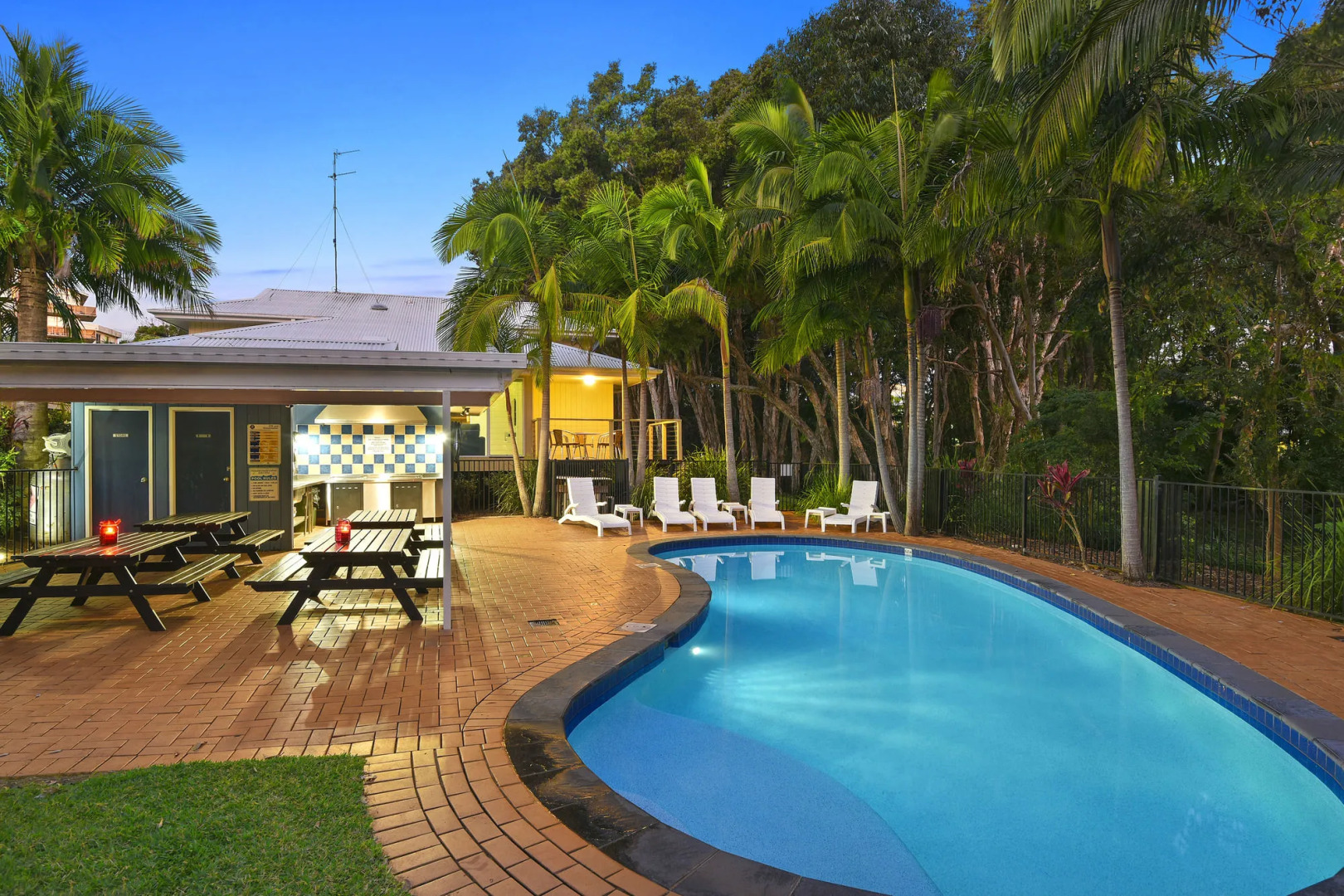 Flynns on Surf Beach Villas