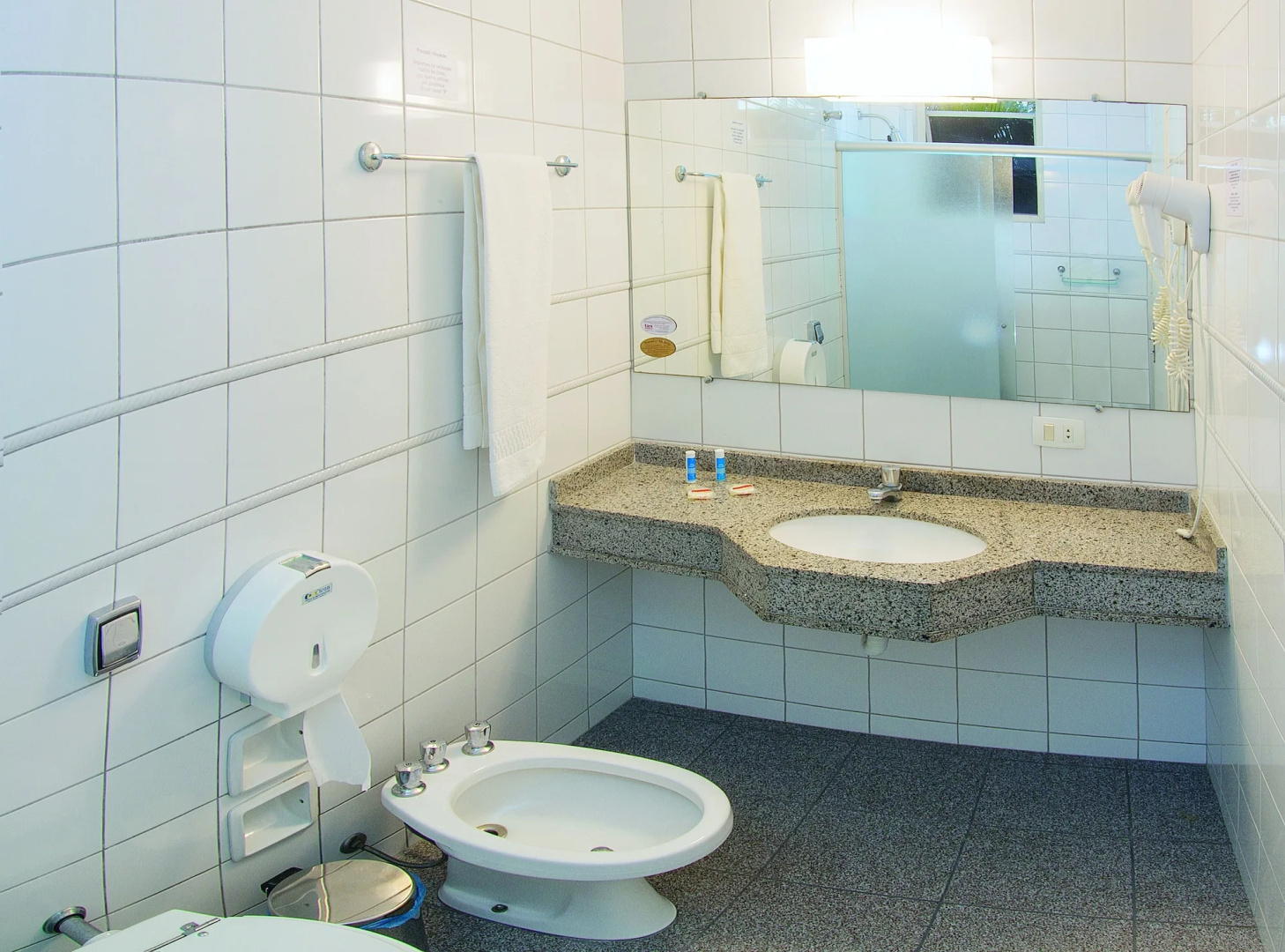 Lira Hotel