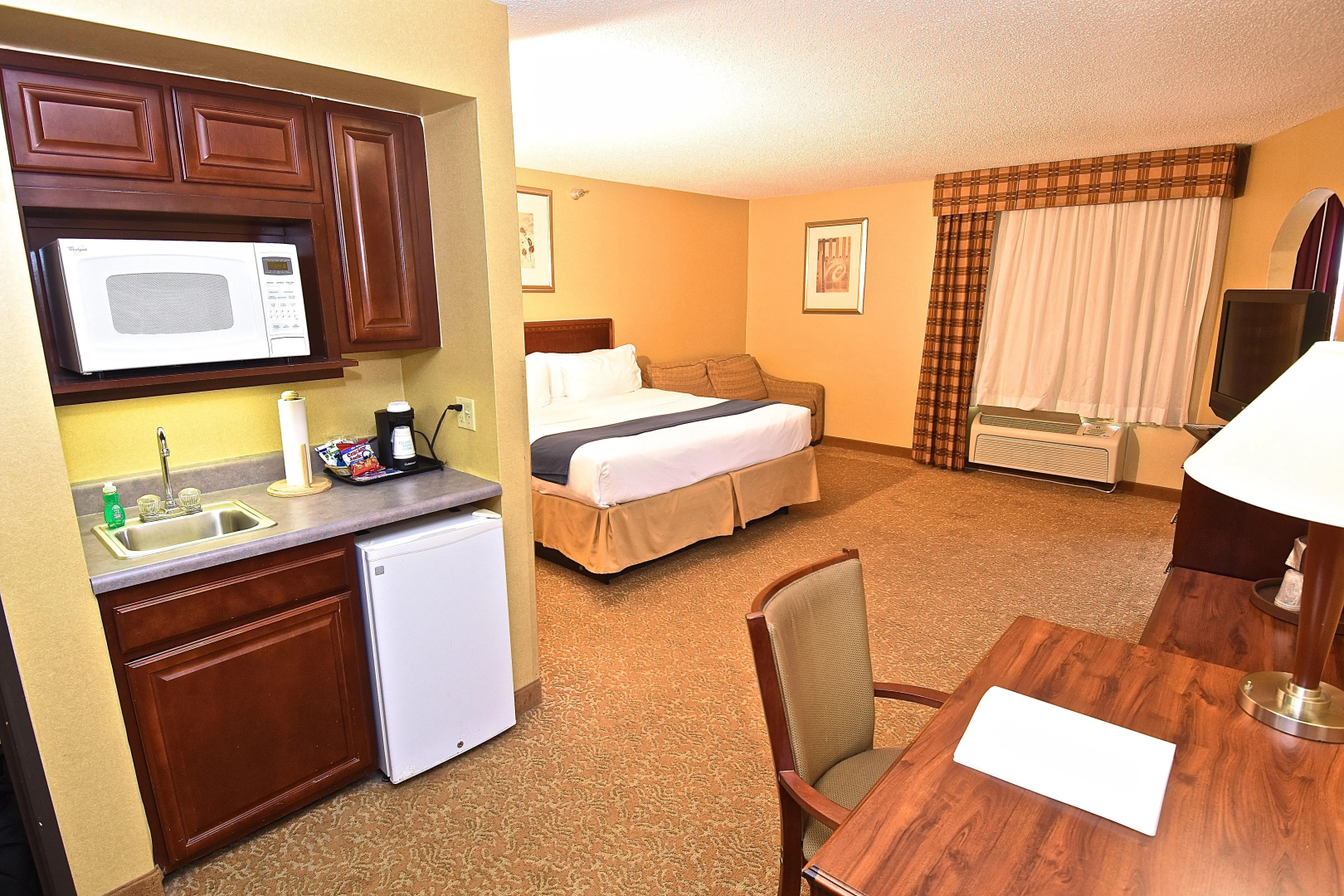 Holiday Inn Express & Suites St. Louis West - Fenton by IHG