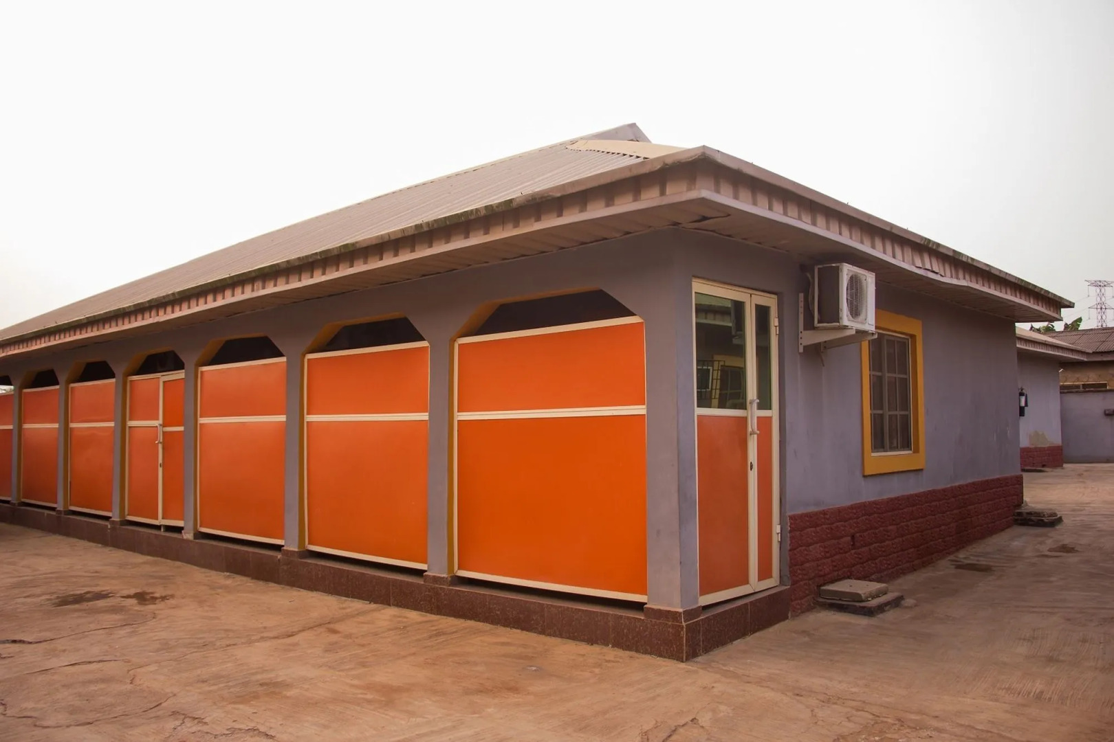 Duckland Hotel and Suites Ltd