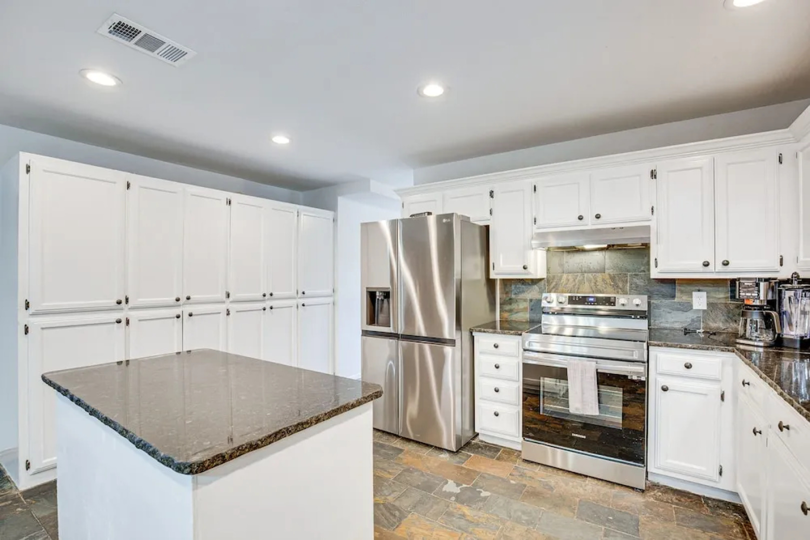 Near Lake Fork: Home w/ Fire Pit in Yantis!