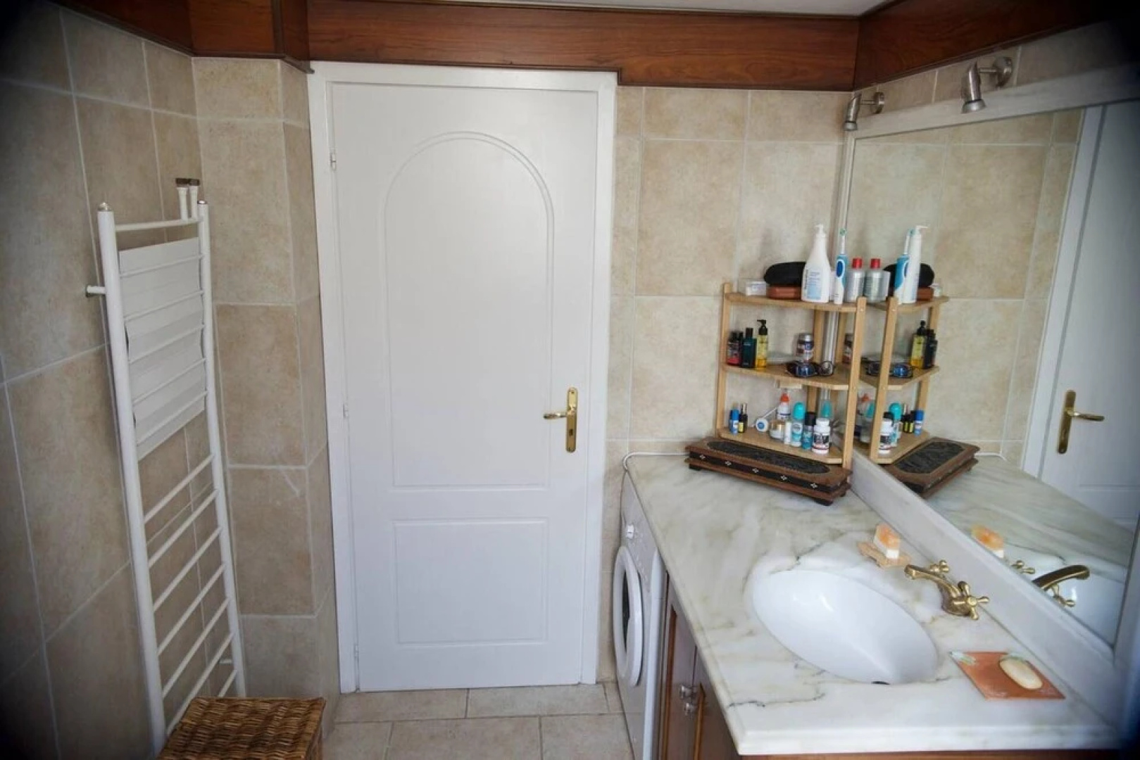 Cosy-relaxing Flat Very Close to Underground