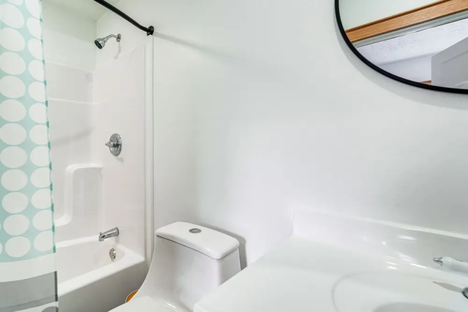 4 Mi to Lake Erie: Condo in Golf Community