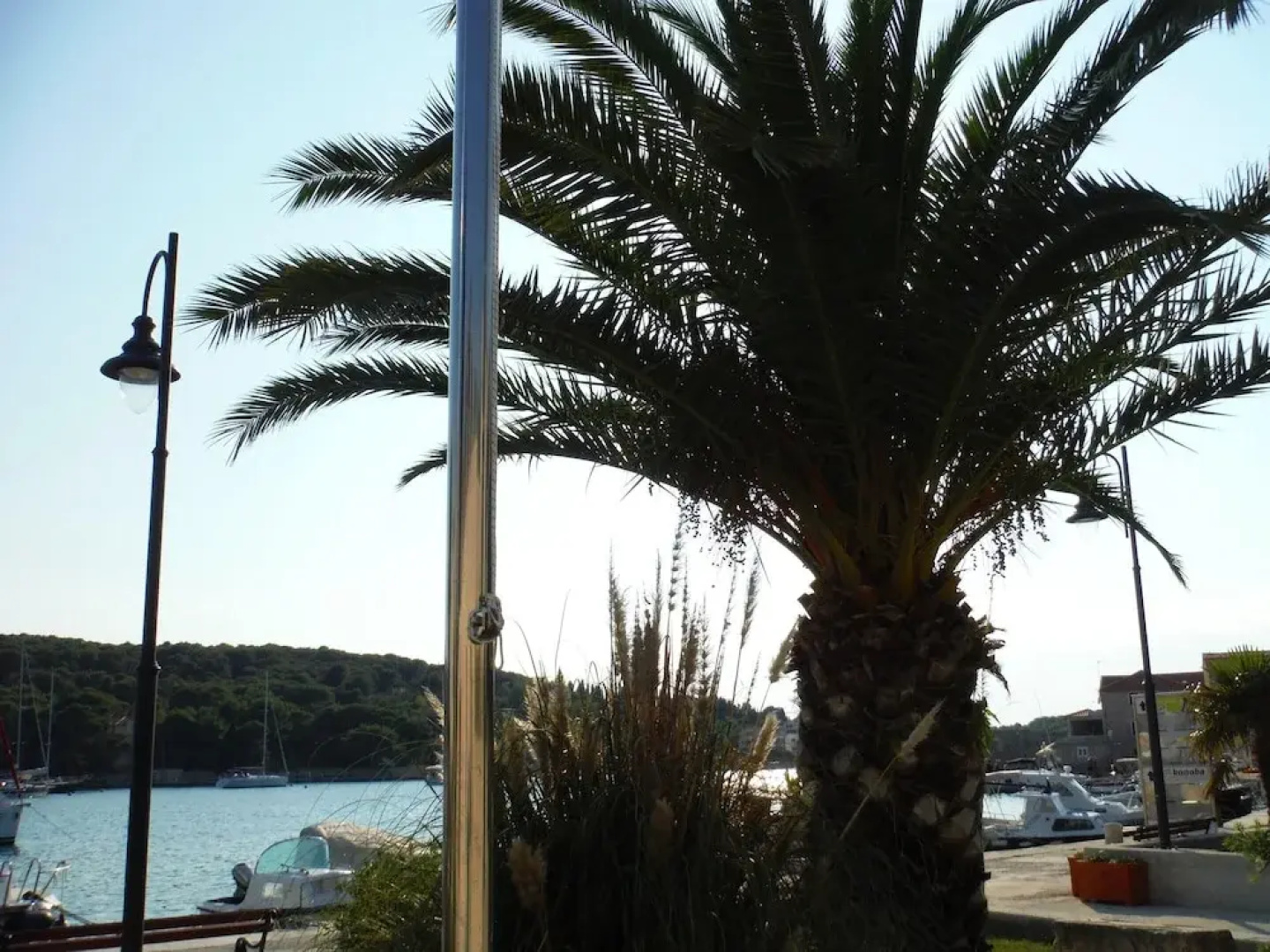 Apartment With one Bedroom in Prvić Luka, With Wonderful sea View, Furnished Terrace and Wifi - 1 m From the Beach