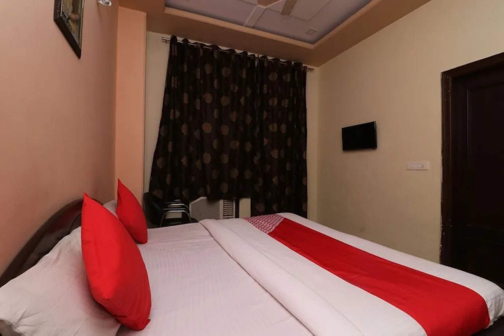 Oyo 30740 Hotel Gurudham Vrindavan