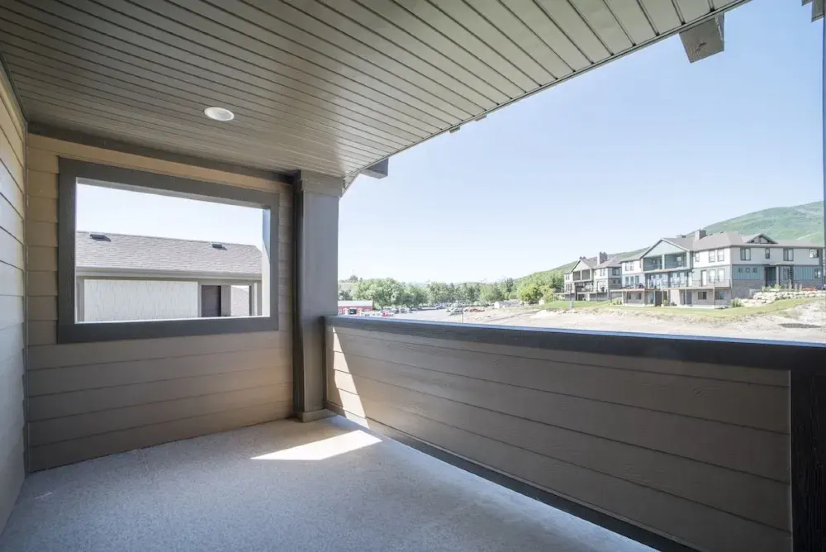 Family Vacation~crater Hot Spring, Tubing & Ice Skating~kanton 3 Bedroom Apts by RedAwning