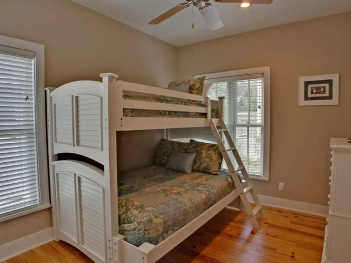 VM 4146 by RedAwning