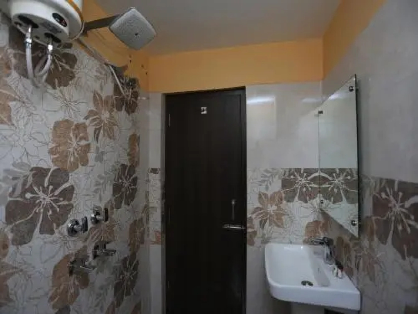 Oyo 26803 Hotel City Inn