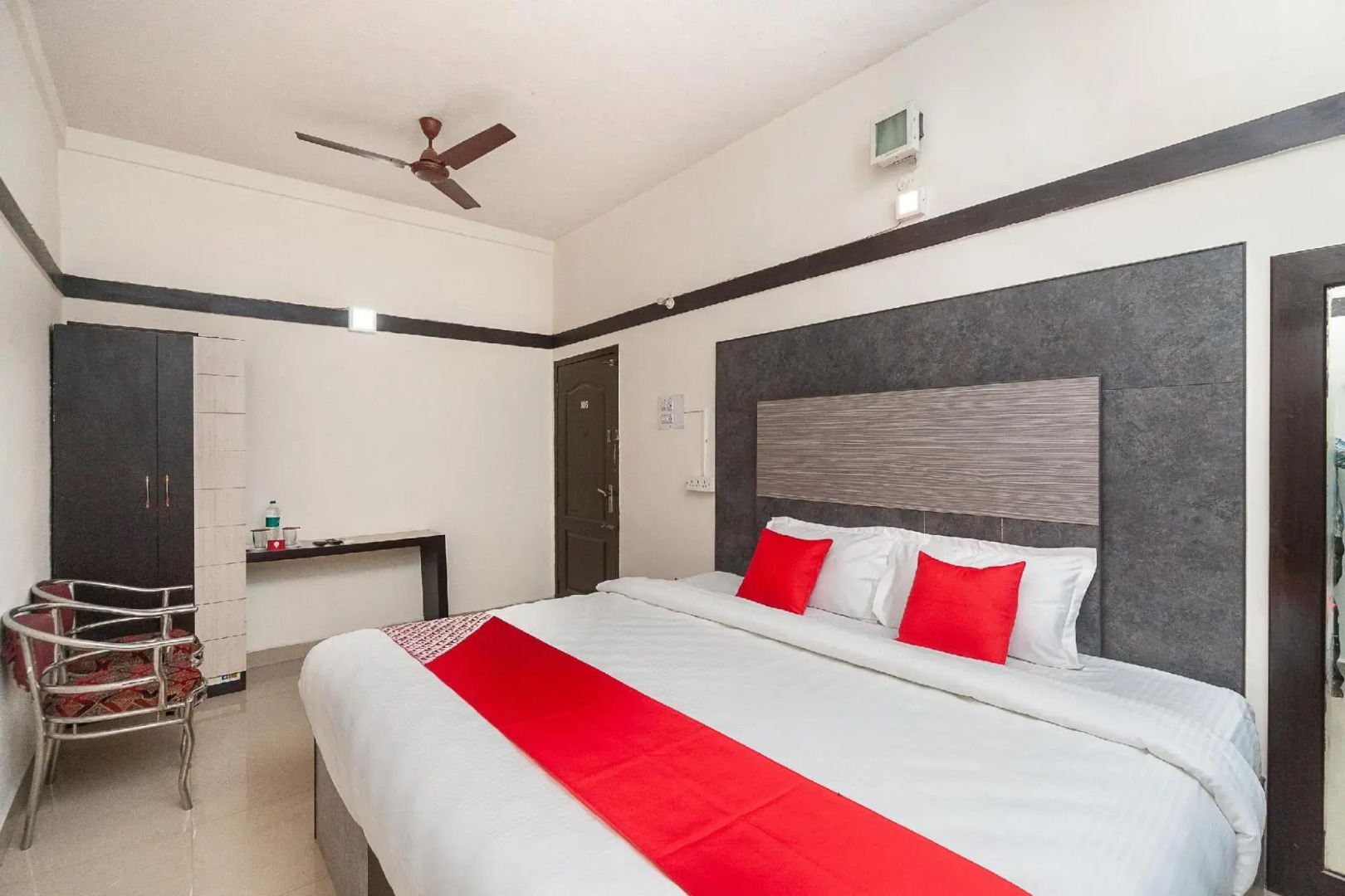 Royal Mughal by OYO Rooms