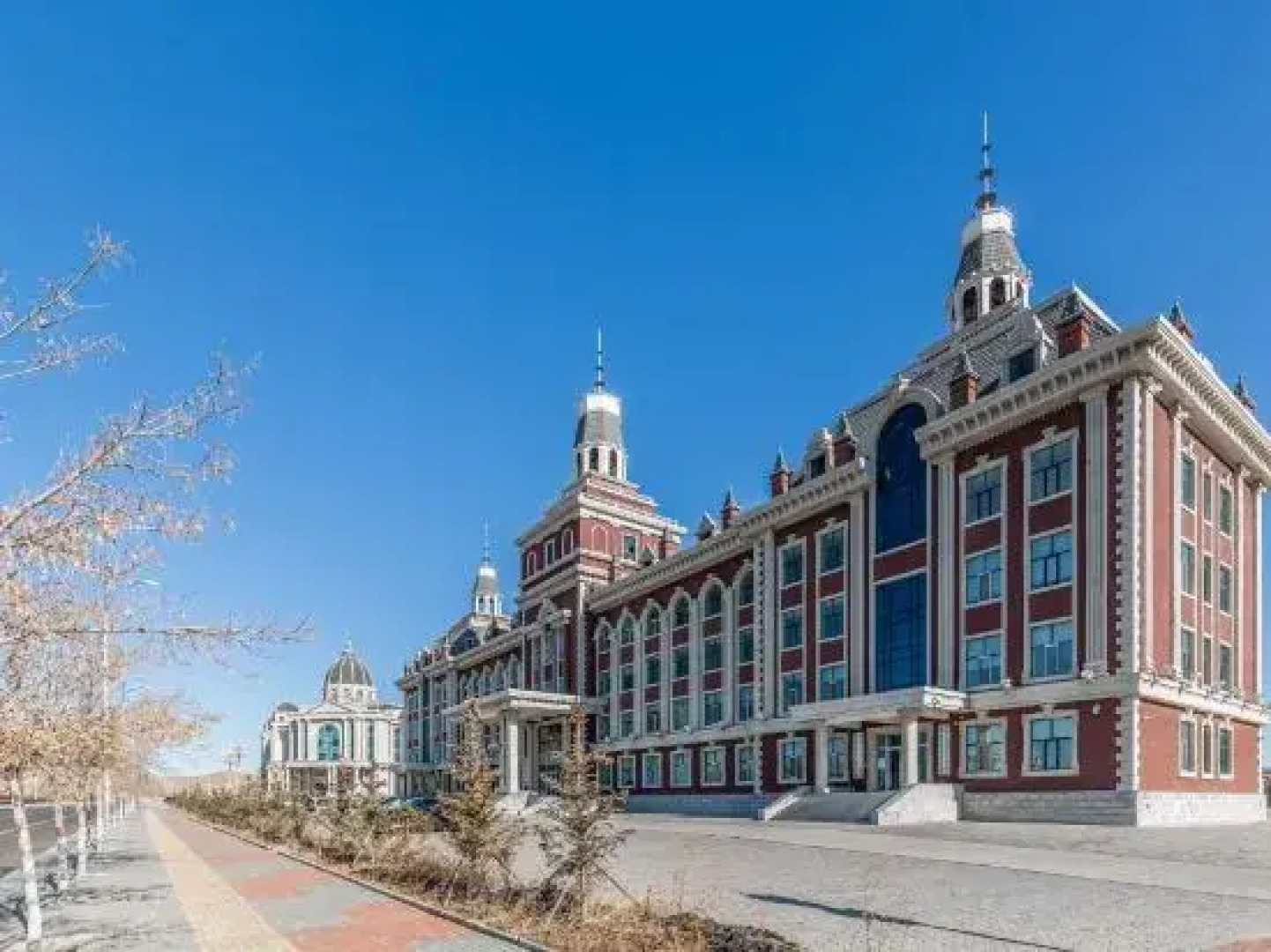 Manzhouli Jinlongquan Hotel (Zhayanuoer Museum)