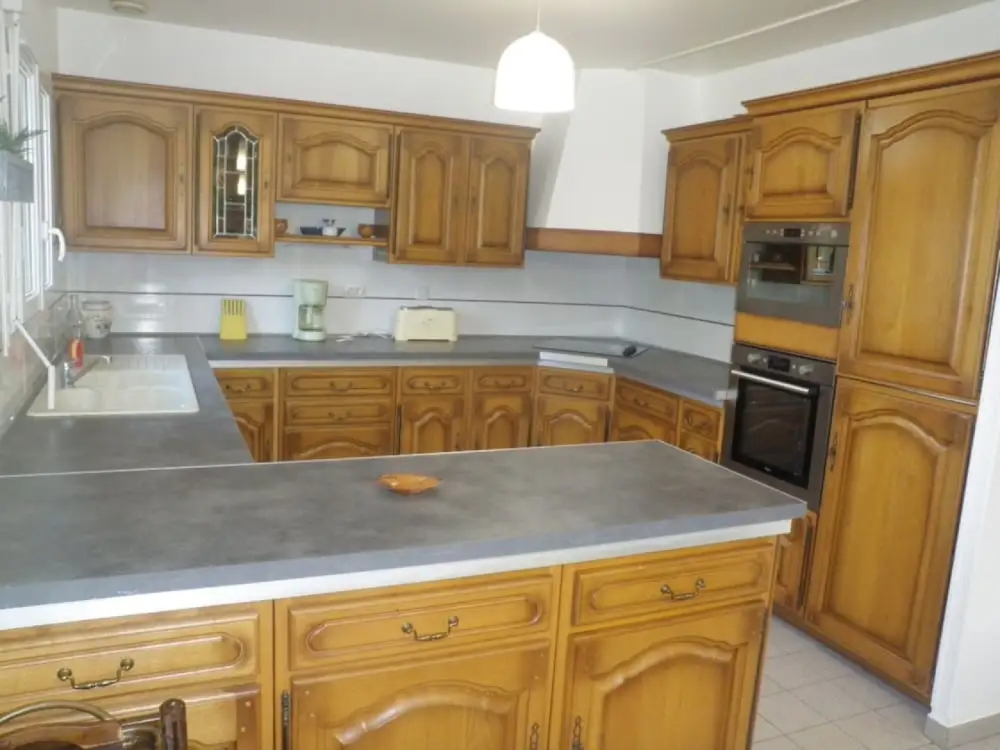 Attractive, detached holiday home, situated at only 300 m from the sea and the sandy beach.