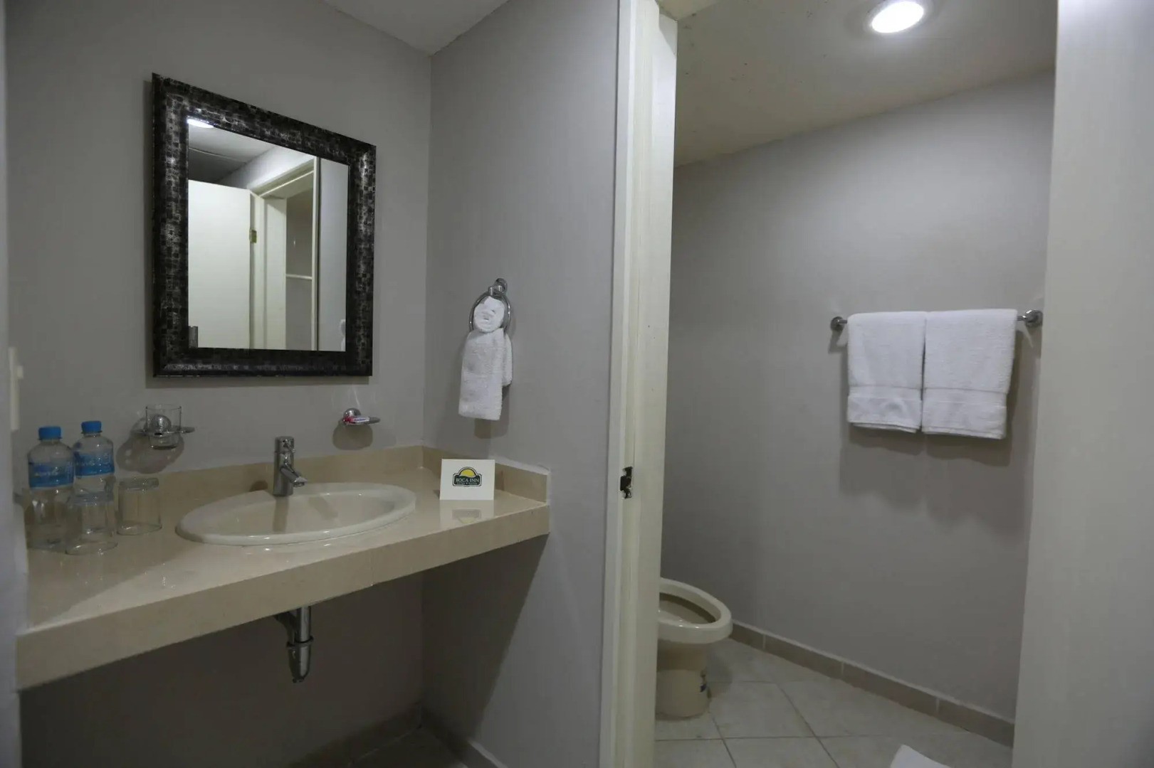 Boca Inn Hotel & Suites