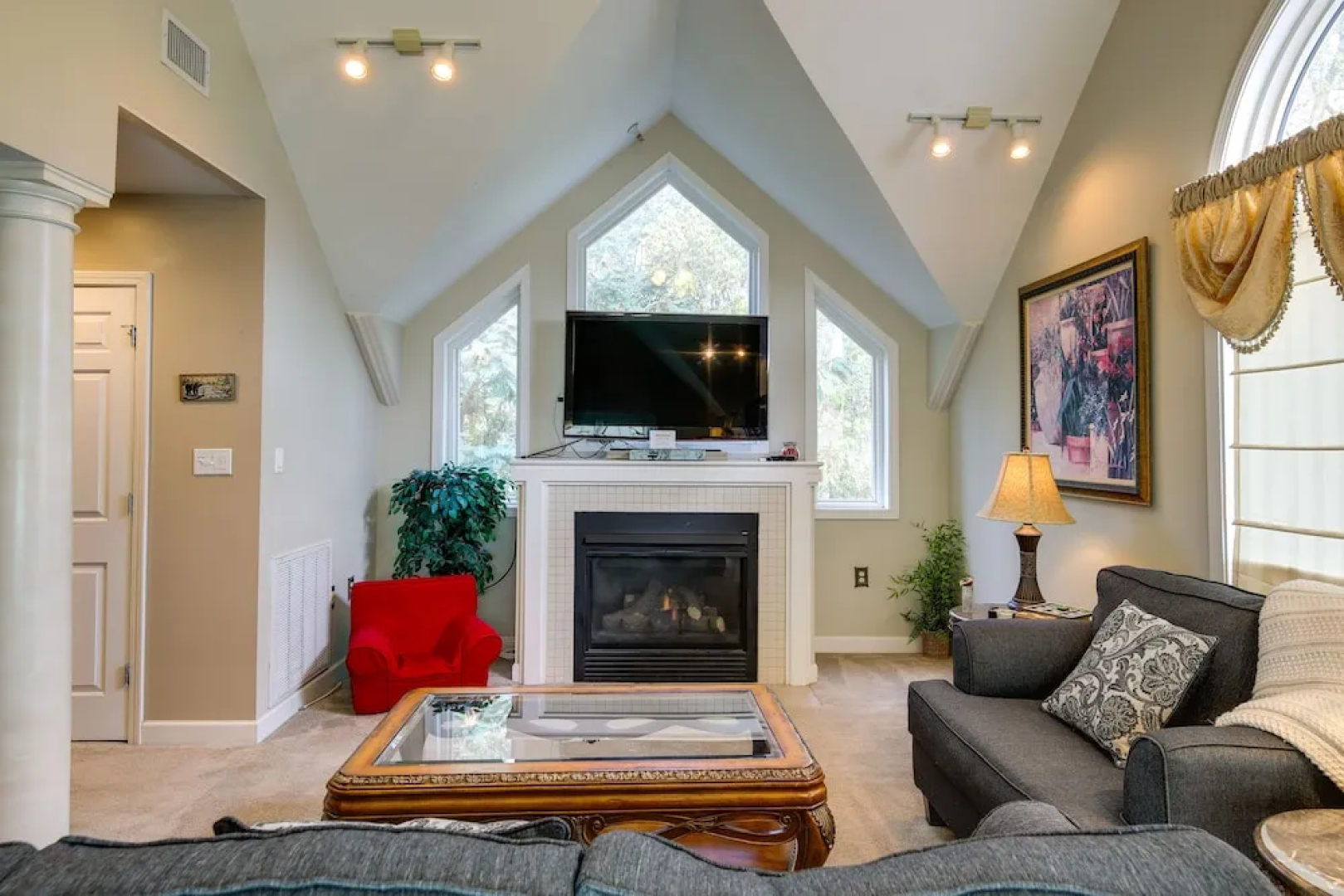 Sevierville Vacation Rental: 6 Mi to Dollywood!