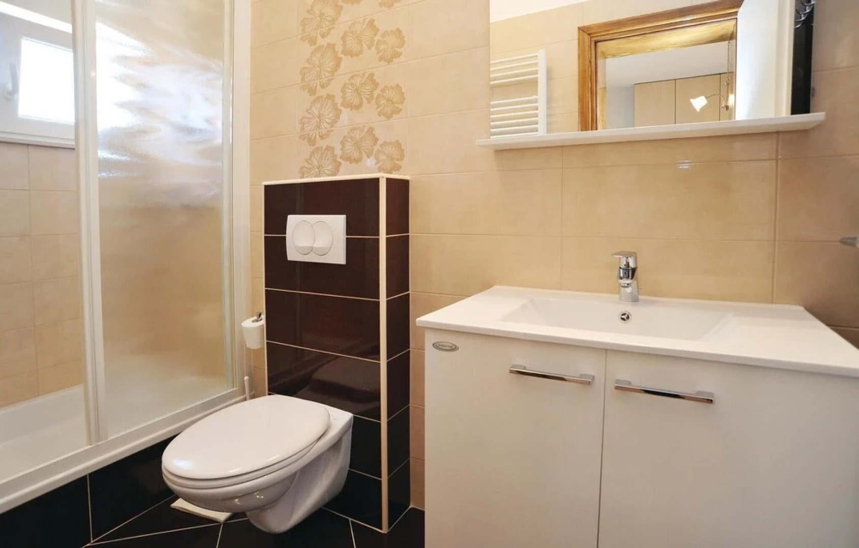 Awesome Home in Pakostane With Wifi and 5 Bedrooms