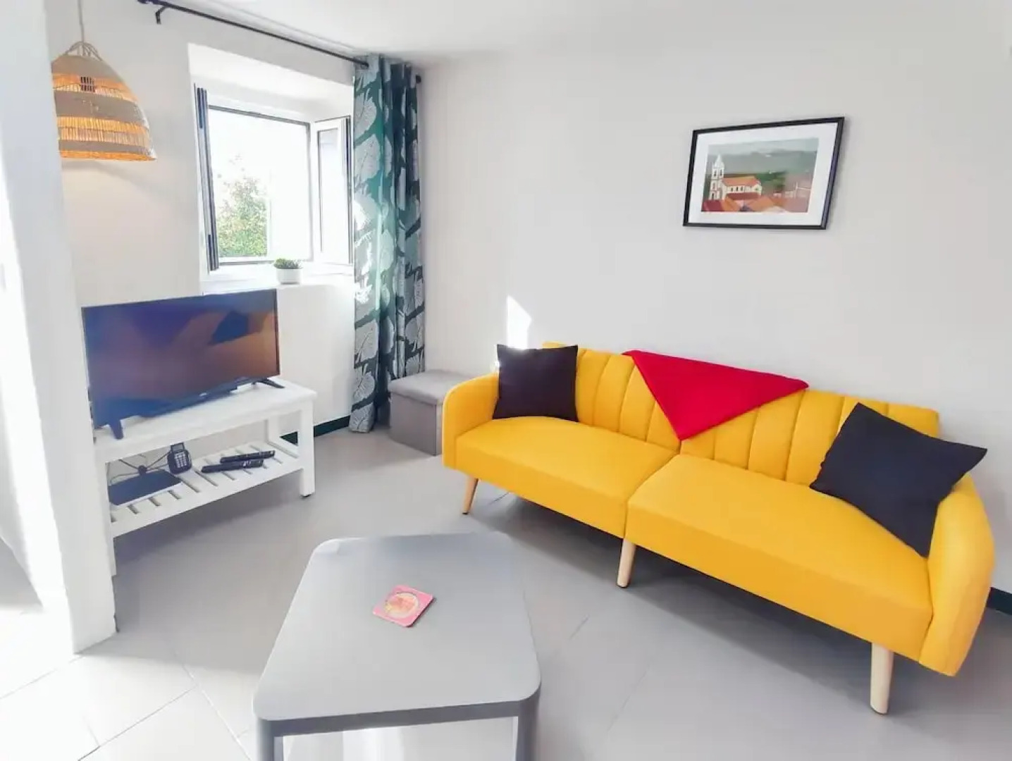 Cozy Vacation Rental in Peaceful Peral, Portugal