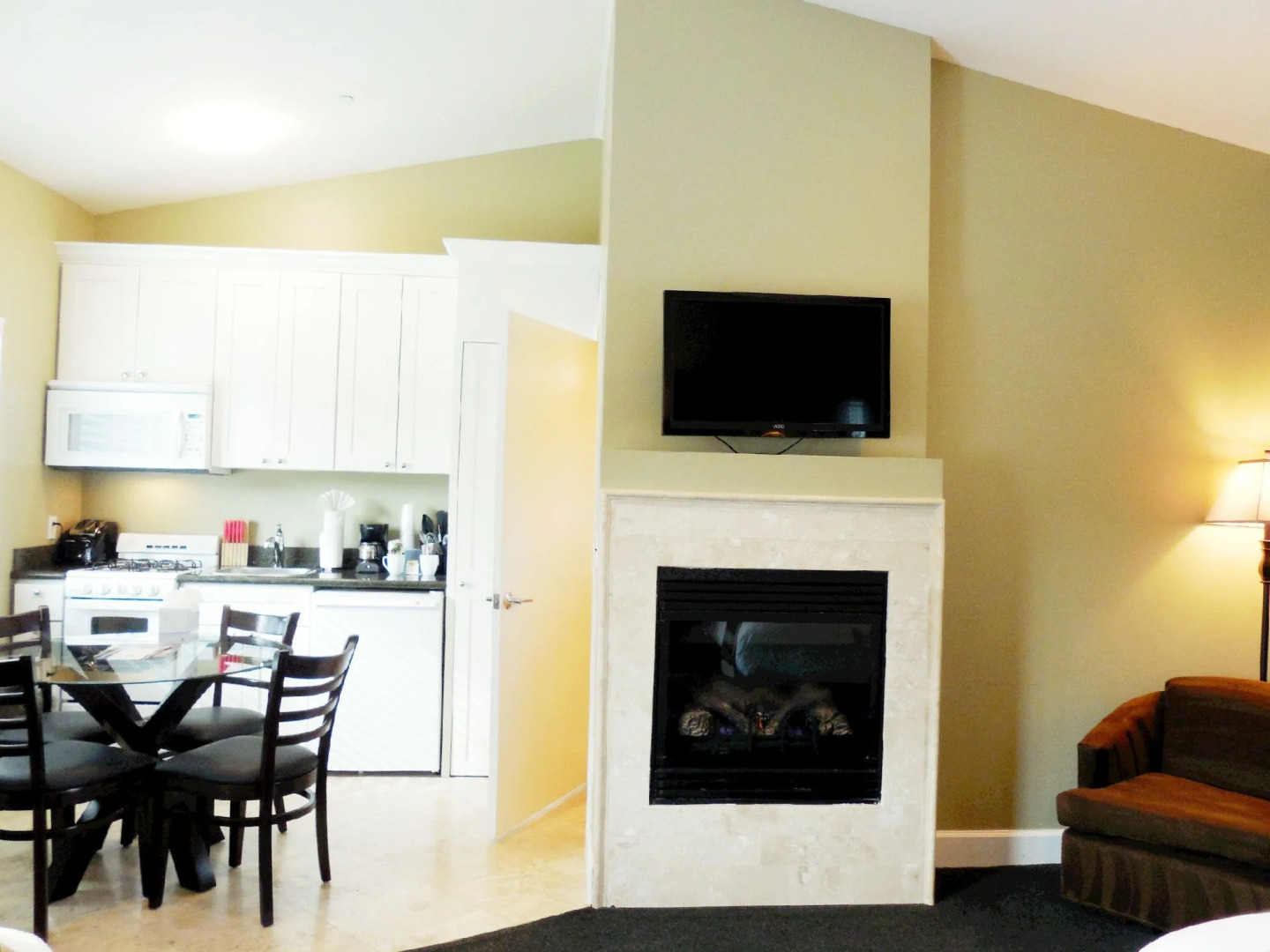 Sea Breeze Inn And Cottages