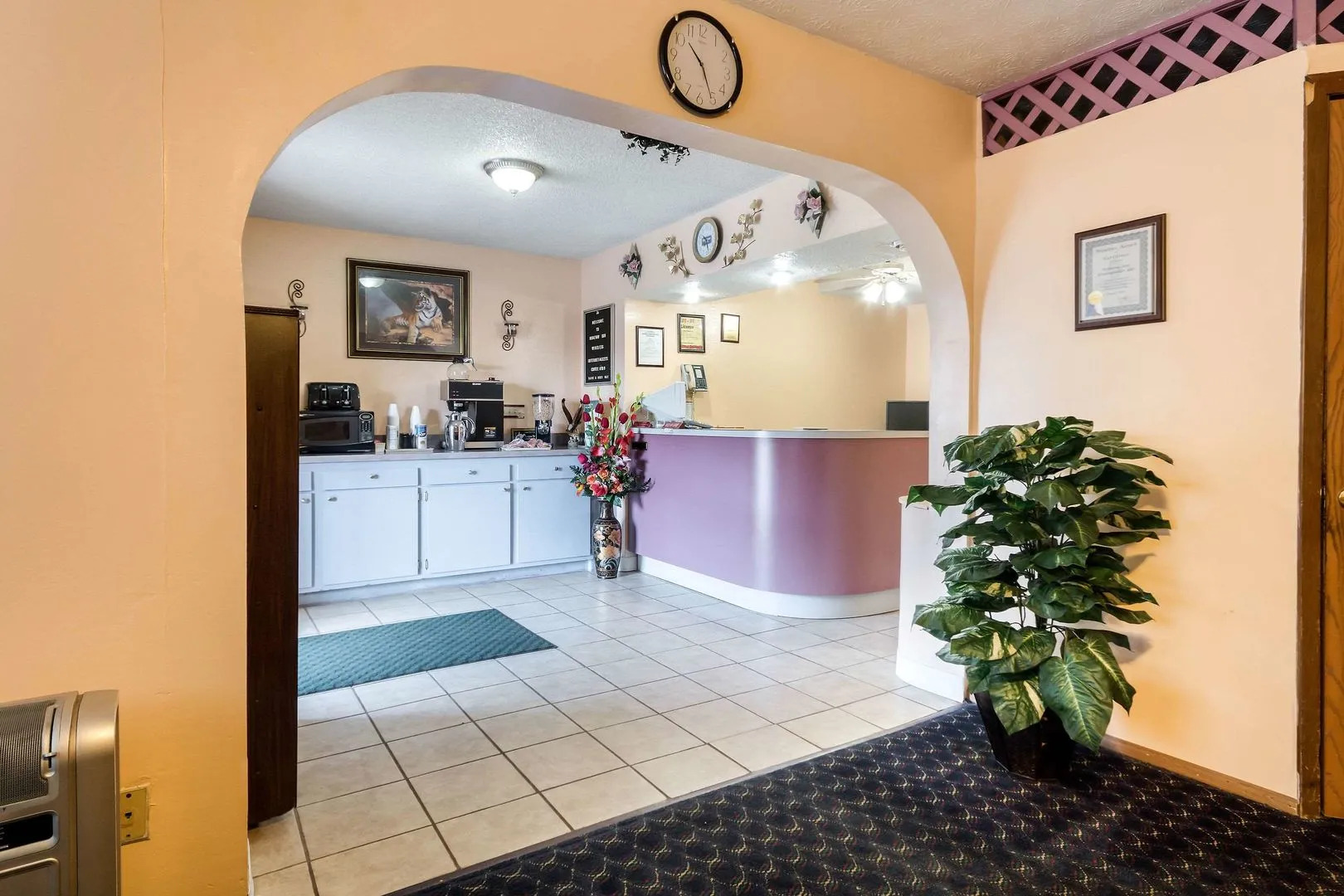 OYO Hotel Chapmanville Inn, WV - Hwy 119