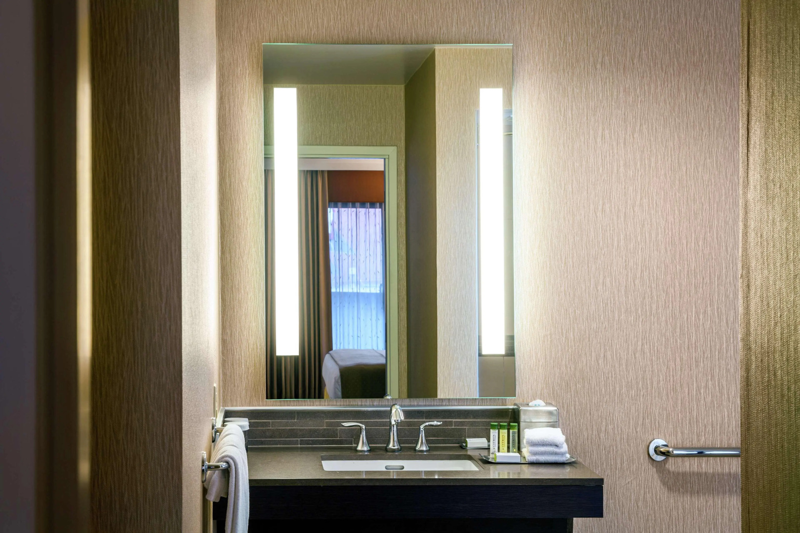 DoubleTree by Hilton Sonoma - Wine Country