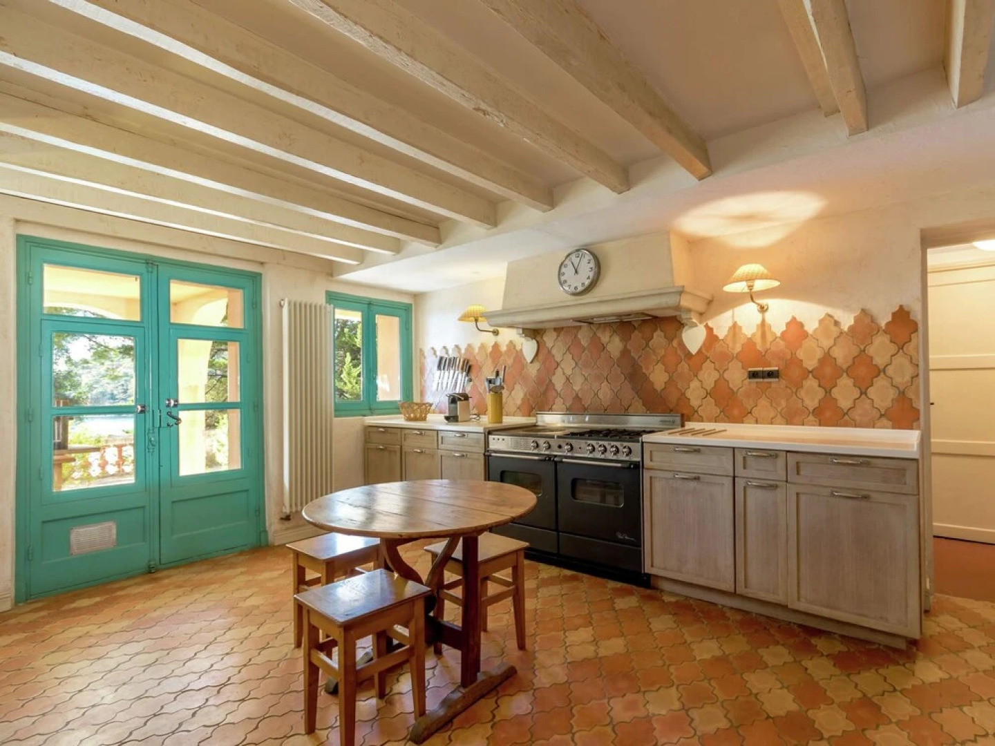 Beautiful Villa in Rayol-Canadel-sur-Mer near Sea