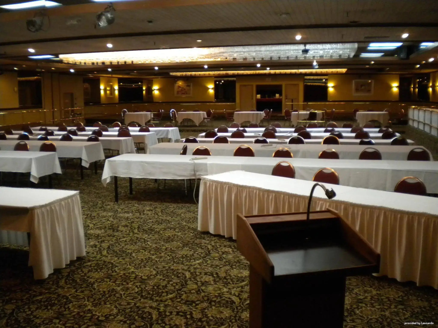 Golden Sails Hotel