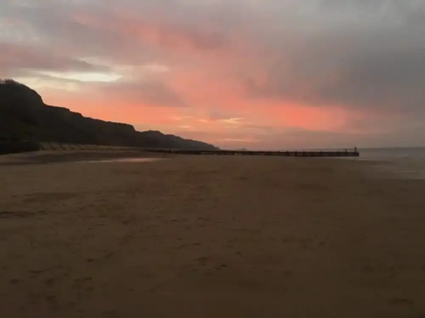 Beautiful 2 Bedroom 6 Berth Seaside Caravan