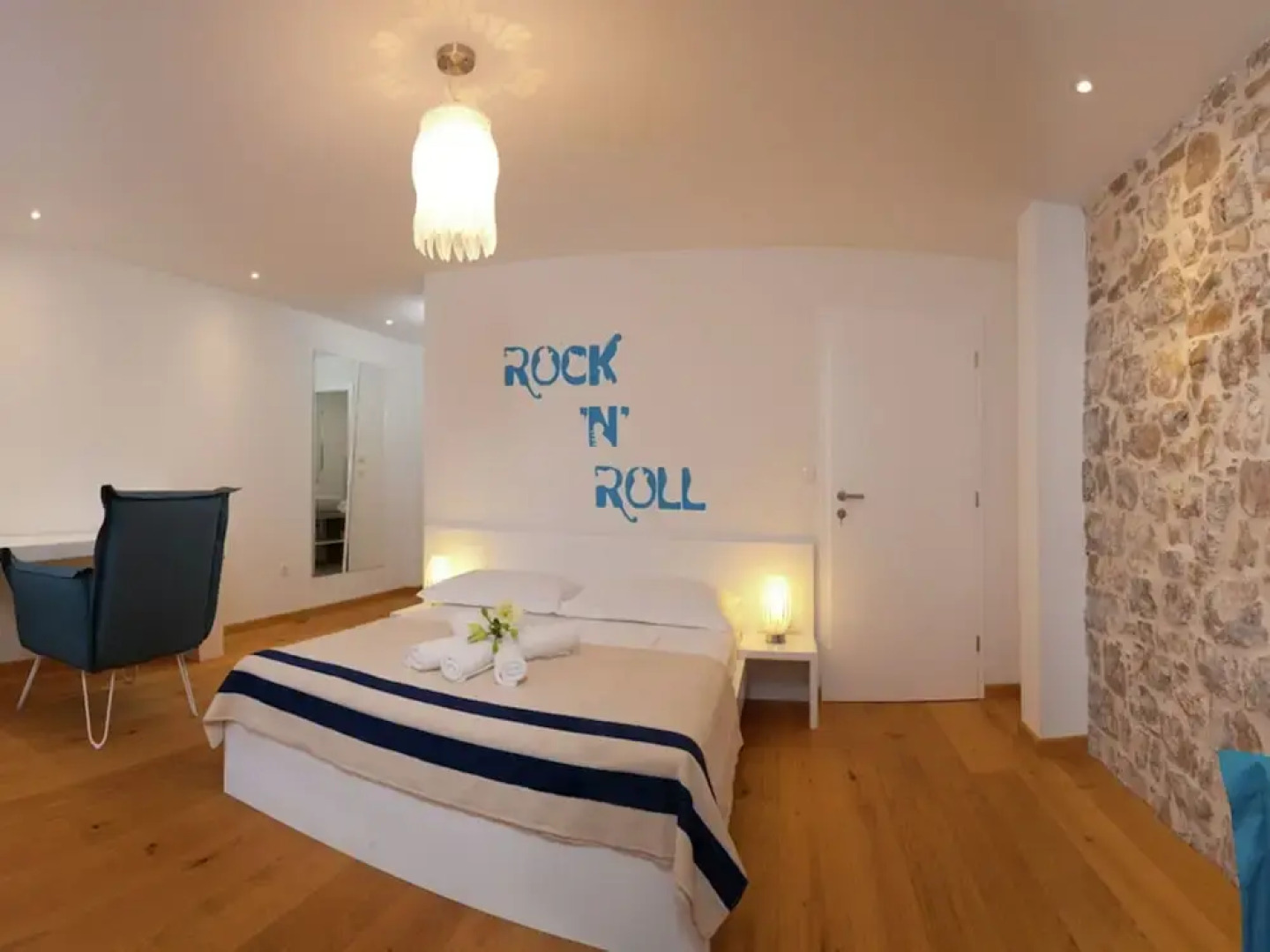 Sea-view Villa in Bol with Hot Tub, Sauna, Whirlpool