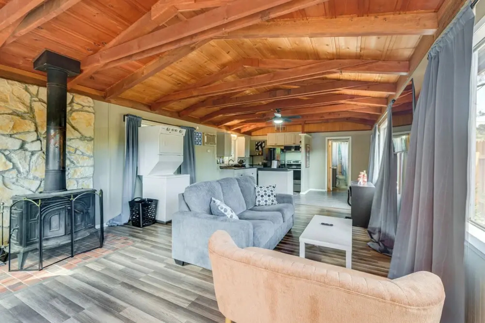 < 1 Mi to Water: Cozy Clearlake Cabin