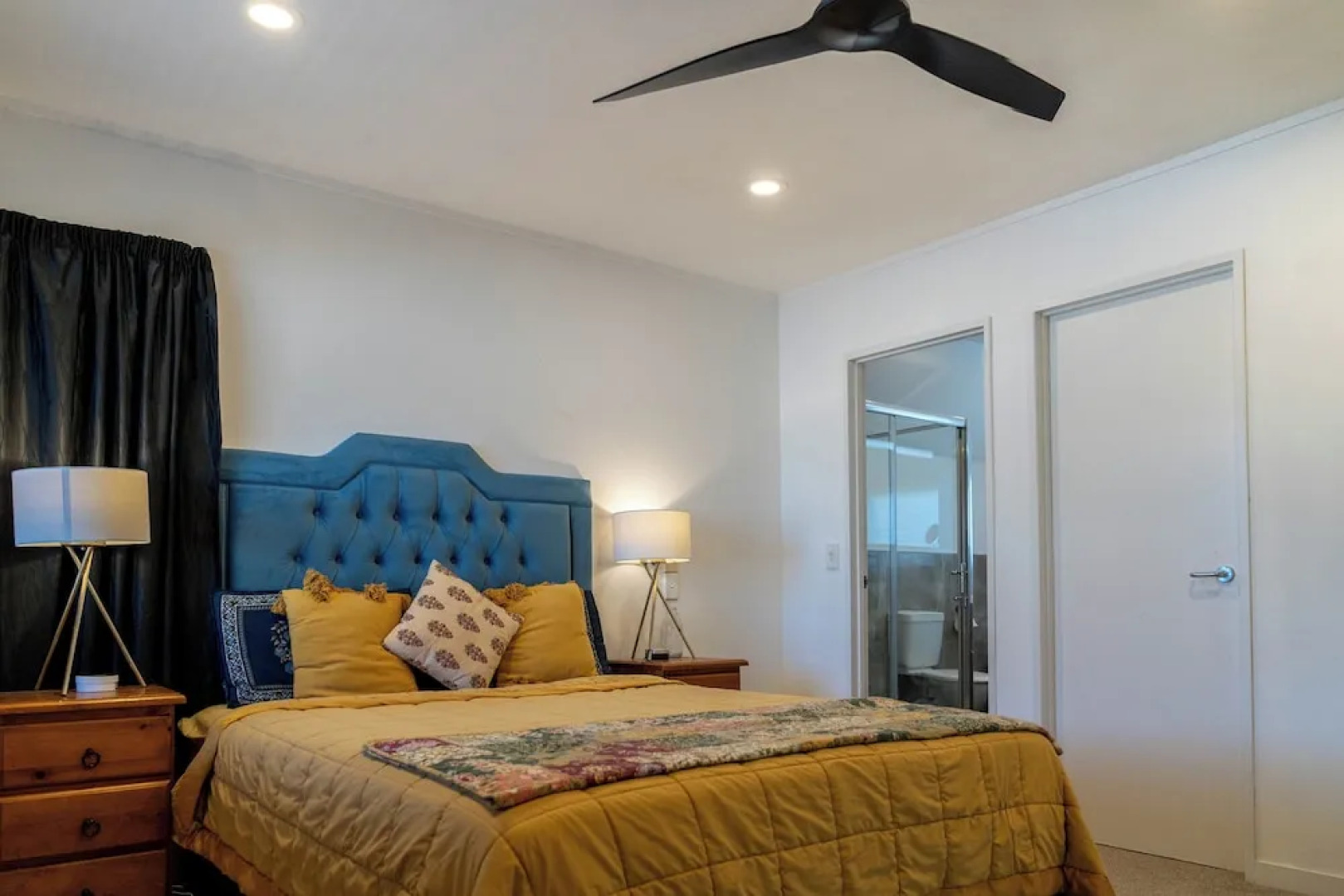 Spacious Eastern Beach Home by Zodiak Stays