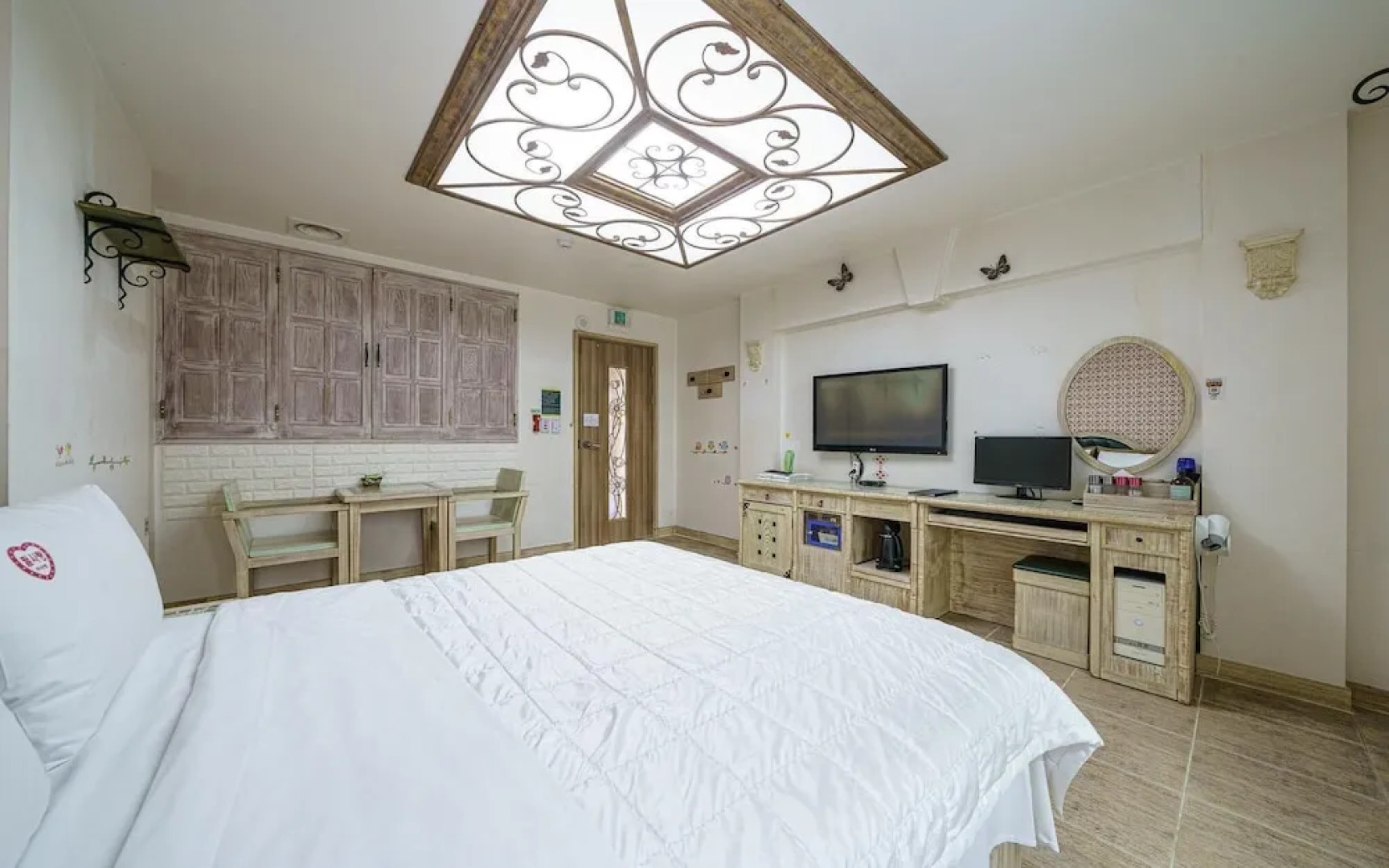 Feel Love Drive-in Motel