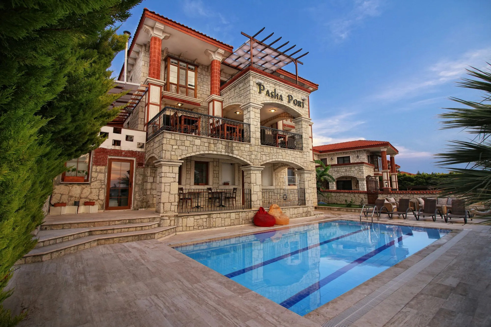 Pasha Port Hotel & Restaurant