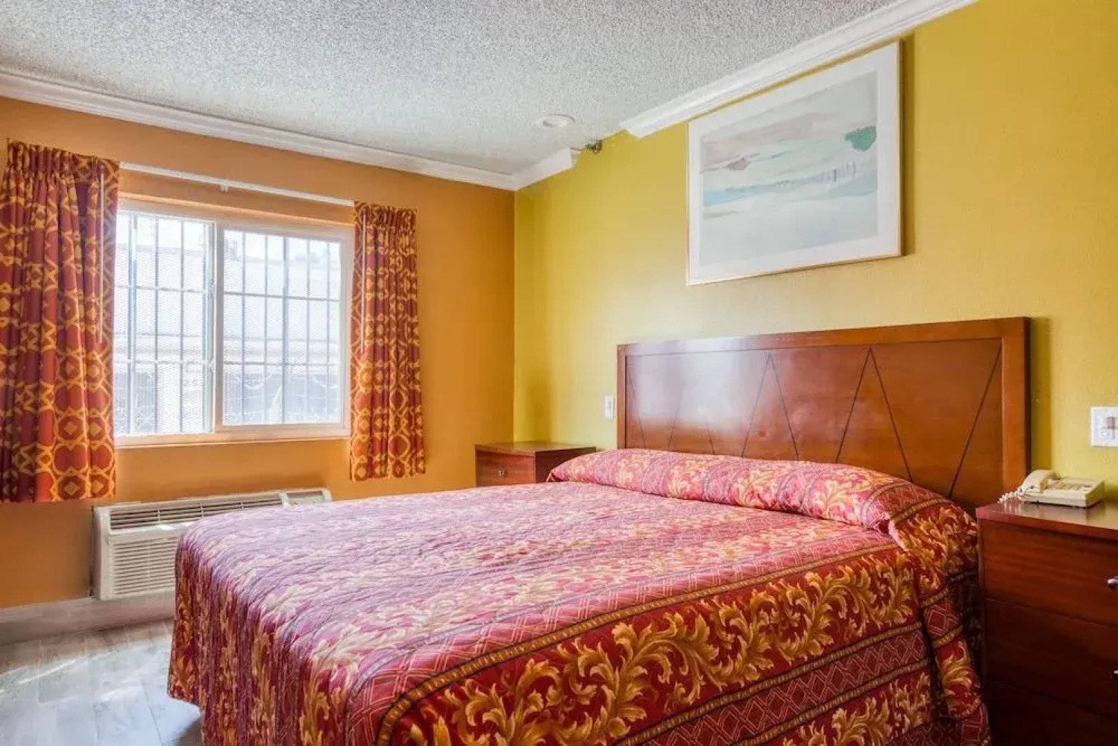 Passport Inn & Suites Corona Hotel