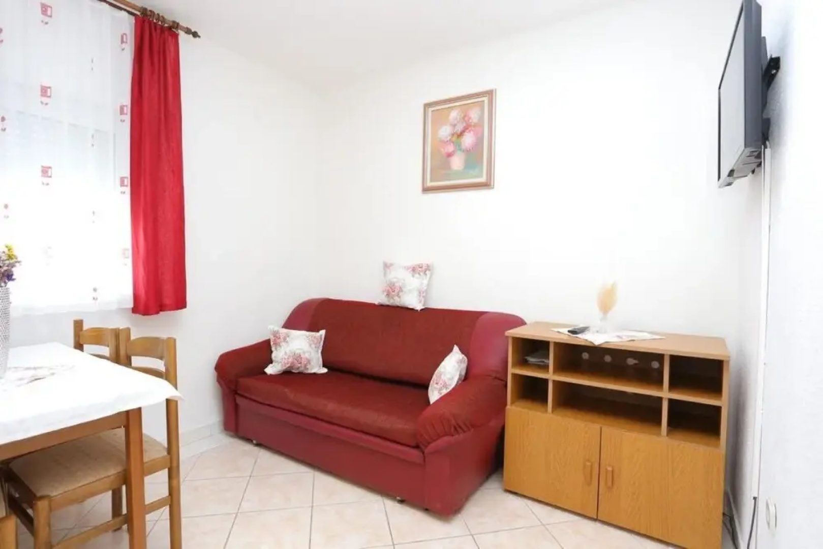 Lias - With Restaurant - A6 Prvi kat