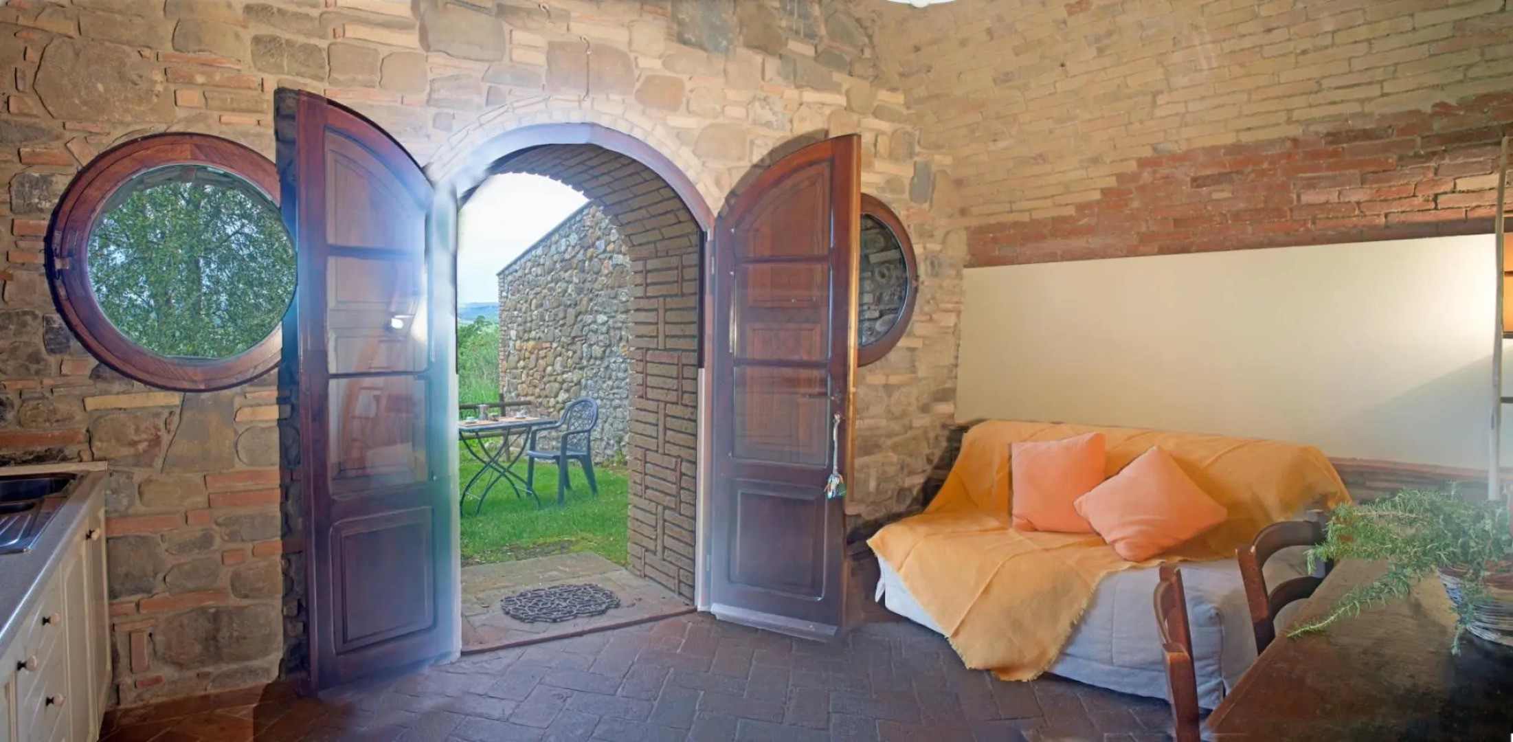 Private Cozy Apartment Argine