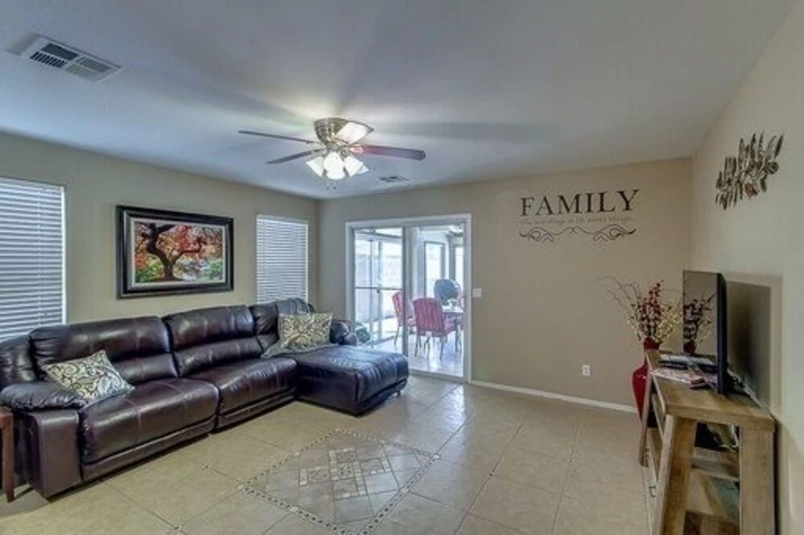 Peggy - 3 Br home by RedAwning