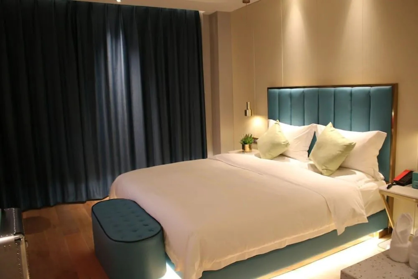 R-Kiss Boutique Hotel