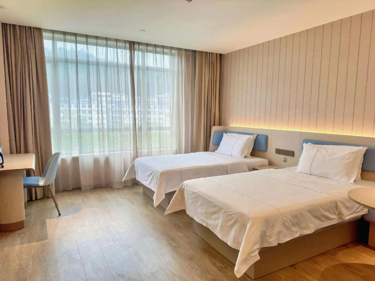 Bama Shouxiang International Hotel