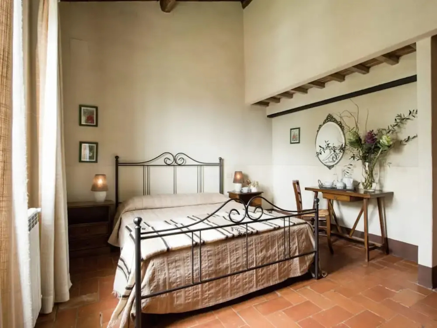 Villa With Swimming Pool in Marciano