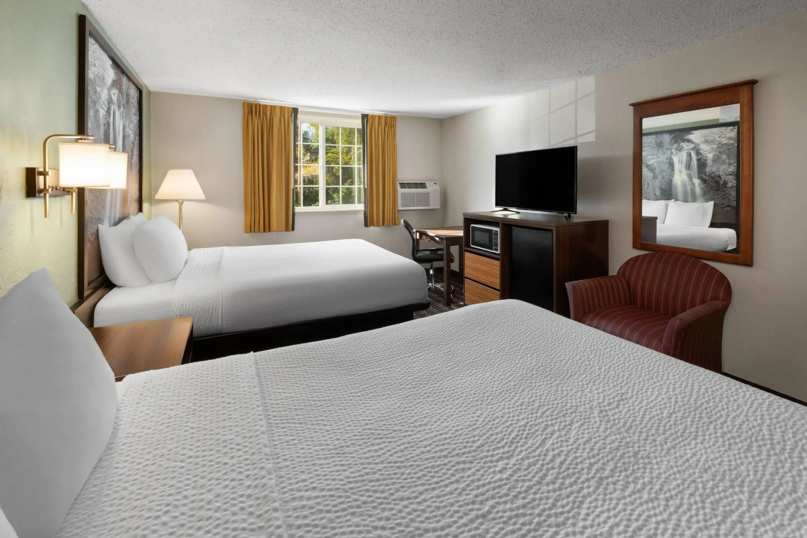 Super 8 by Wyndham Winona MN